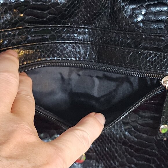 Global New Beginnings Black Faux Snake Double Snap Zip Pockets Large Tote Bag - Picture 11 of 16